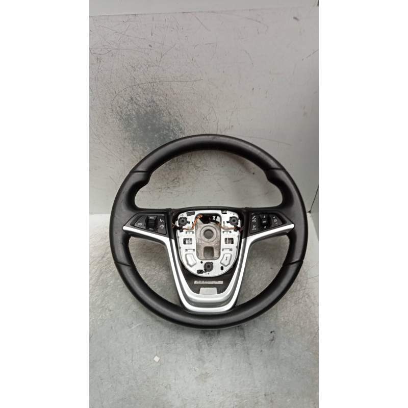 Recambio de volante para opel zafira tourer selective referencia OEM IAM 13351029  2012