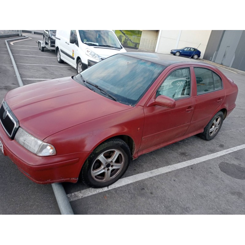 skoda octavia berlina (1u2) del año 1998