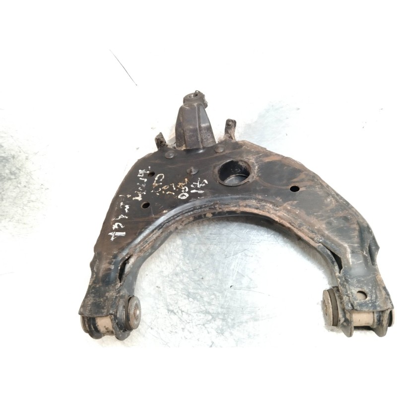 Recambio de brazo suspension inferior delantero izquierdo para toyota hilux 2.4 referencia OEM IAM   