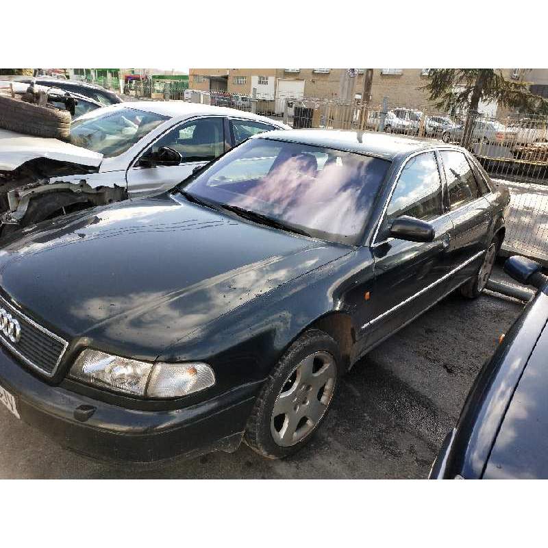 AUDI A8 (D2)