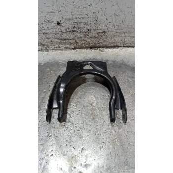 BRAZO SUSPENSION SUPERIOR DELANTERO DERECHO 