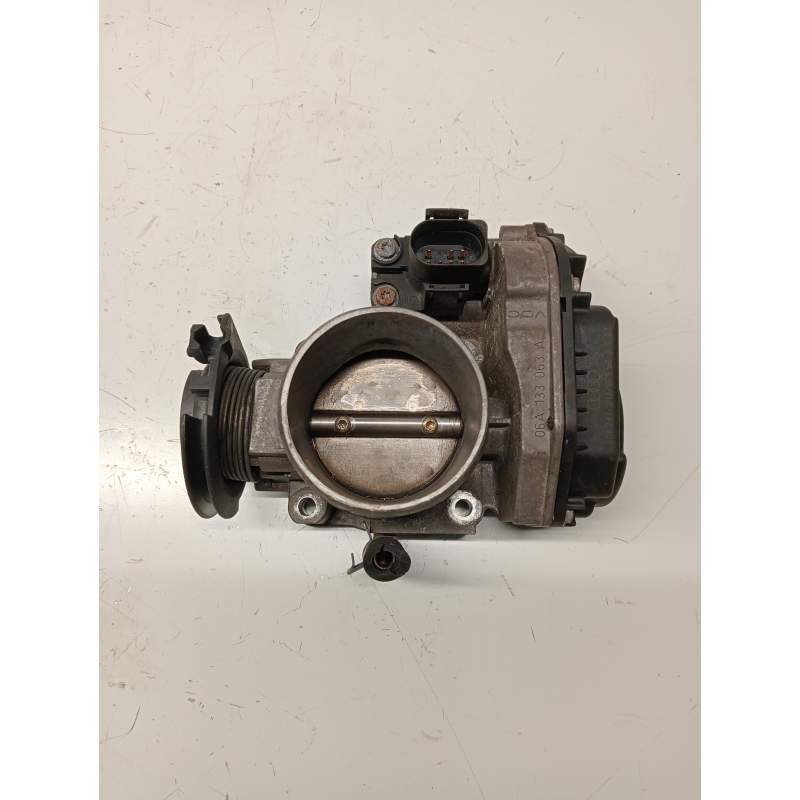 Recambio de caja mariposa para audi a3 (8l) referencia OEM IAM 06A133063A 18G 1996