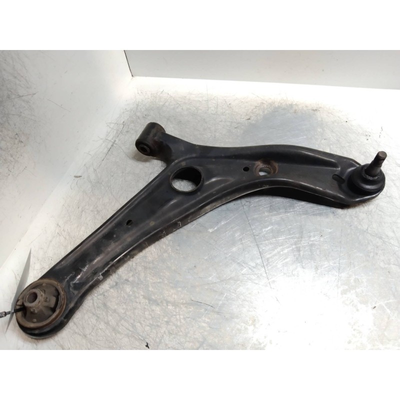 Recambio de brazo suspension inferior delantero derecho para toyota yaris (ncp1/nlp1/scp1) 1.3 expo referencia OEM IAM   