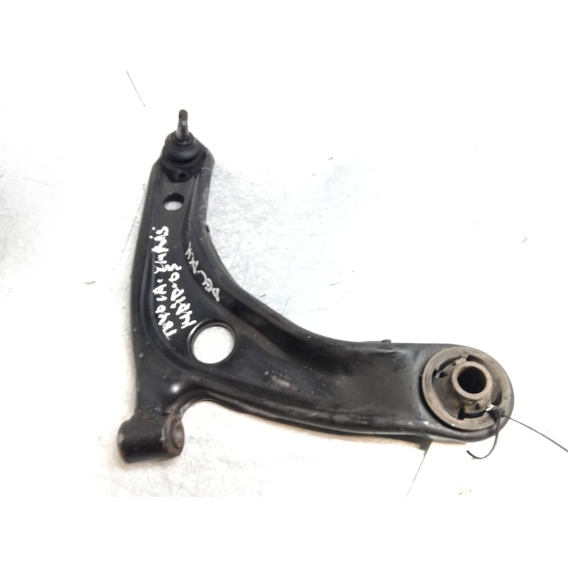 Recambio de brazo suspension inferior delantero derecho para toyota yaris 1.4 turbodiesel cat referencia OEM IAM   