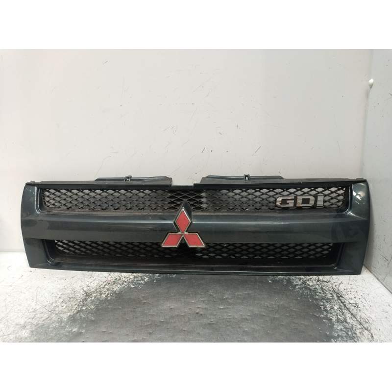 Recambio de rejilla delantera para mitsubishi montero pinin (h60/h70) 2000 gdi (5-ptas.) referencia OEM IAM   2001