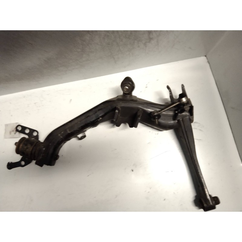 Recambio de brazo suspension inferior trasero derecho para toyota avensis berlina (t25) 2.2 d-4d cat referencia OEM IAM   