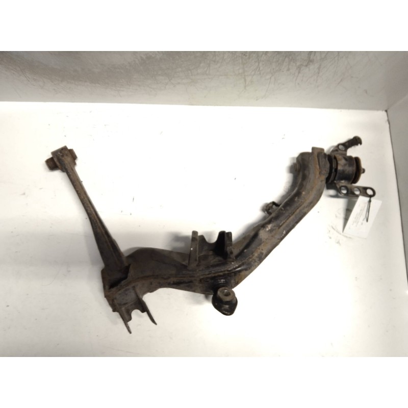 Recambio de brazo suspension inferior trasero derecho para toyota avensis berlina (t25) referencia OEM IAM   