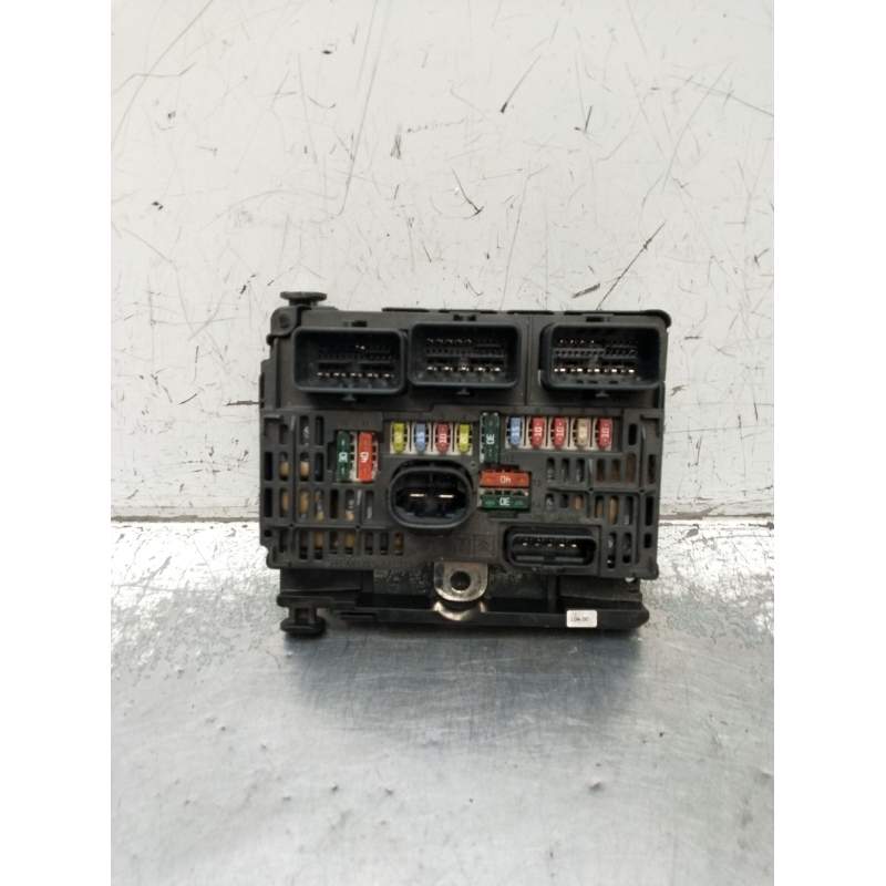 Recambio de caja reles / fusibles para peugeot 307 (3a/c) 2.0 hdi 135 referencia OEM IAM S1189830040 BSML0400 