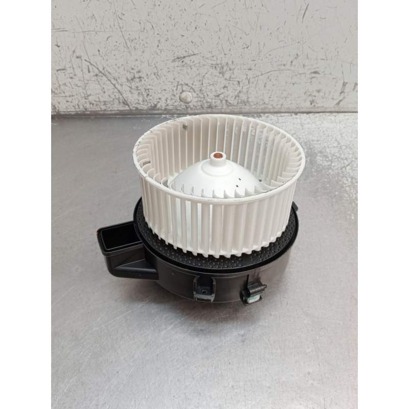 Recambio de motor calefaccion para volvo xc60 business plus 2wd referencia OEM IAM 0130309512  