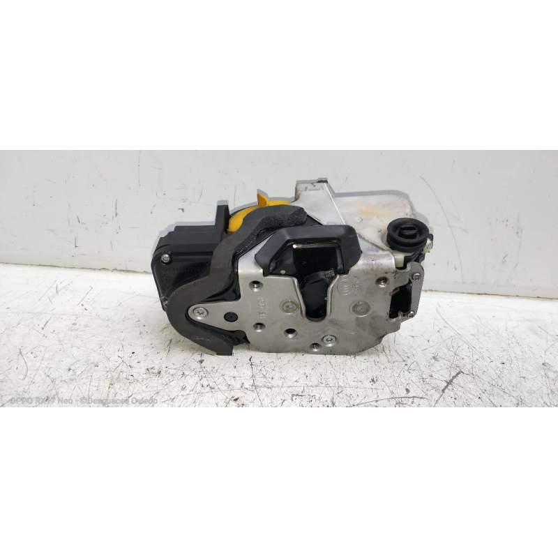 Recambio de motor cierre centralizado trasero izquierdo para opel zafira tourer selective referencia OEM IAM  5P 2012