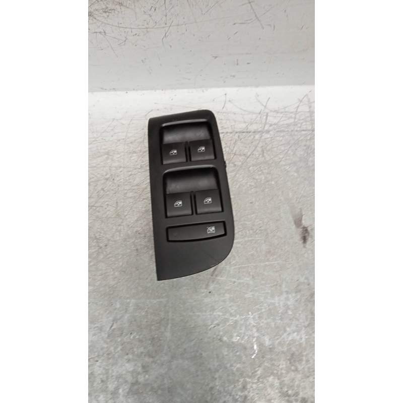 Recambio de mando elevalunas delantero izquierdo para opel zafira tourer selective referencia OEM IAM 13305011  2012