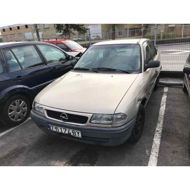 opel astra f berlina del año 1998