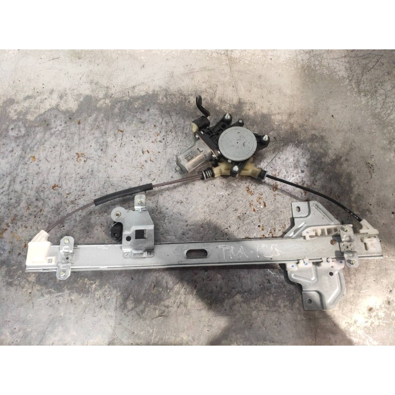 Recambio de elevalunas trasero izquierdo para kia carnival 2.9 crdi cat referencia OEM IAM 824504D020 2621003600 