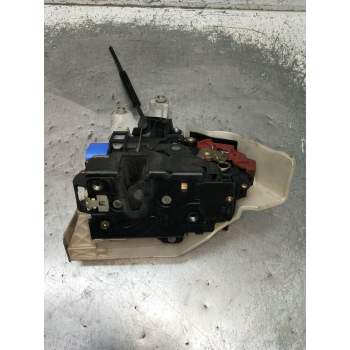 MOTOR CIERRE CENTRALIZADO TRASERO DERECHO 4P 2002