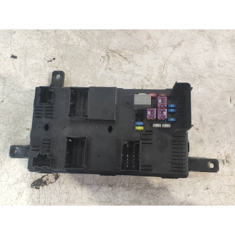 Recambio de caja reles / fusibles para kia carnival 2.9 crdi cat referencia OEM IAM 919584D080  