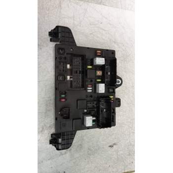 CAJA RELES / FUSIBLES 13449202 365927271 2012