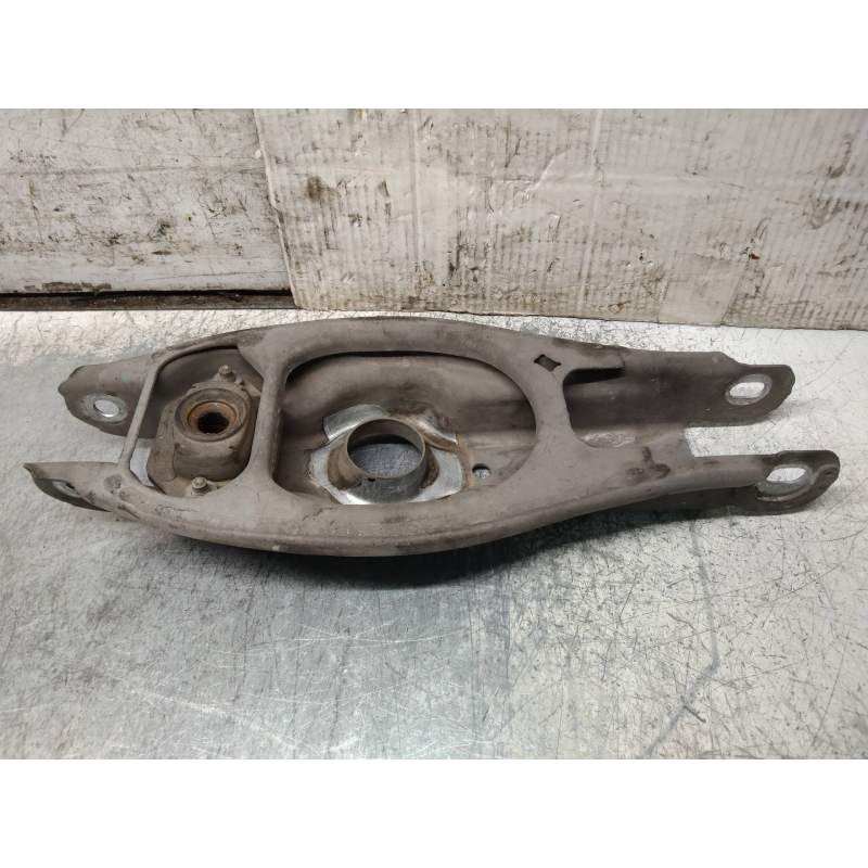 Recambio de brazo suspension inferior trasero izquierdo para bmw serie 1 berlina (e81/e87) 120d referencia OEM IAM   