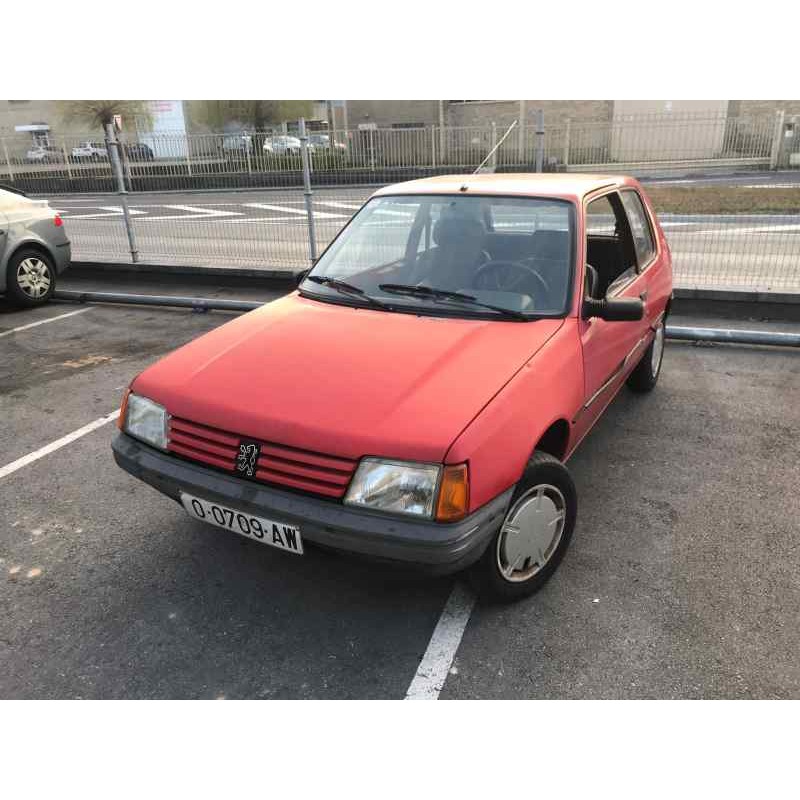 peugeot 205 berlina del año 1990