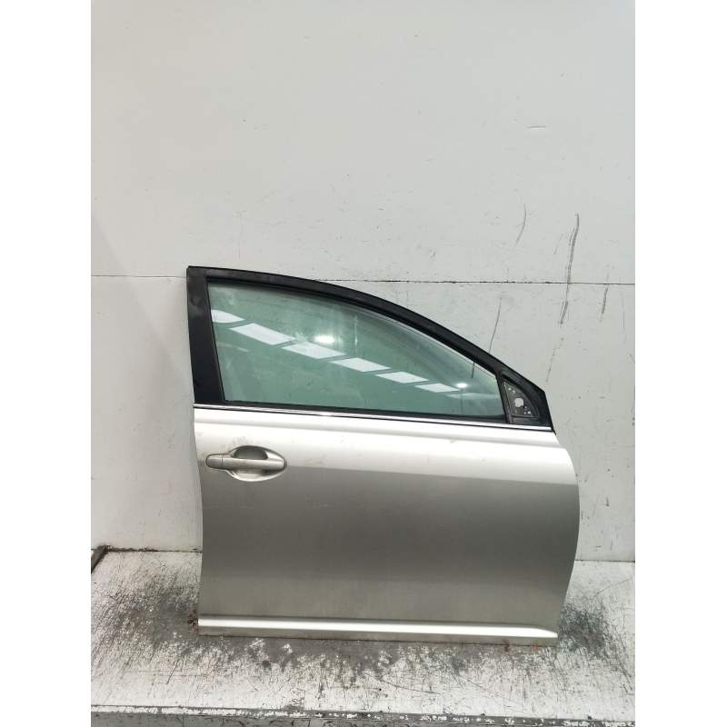 Recambio de puerta delantera derecha para toyota avensis (_t25_) 1.8 (zzt251_) referencia OEM IAM  5P 