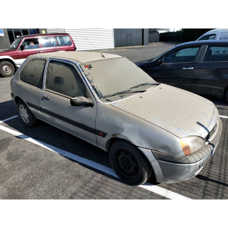 ford fiesta berlina (dx) del año 2000