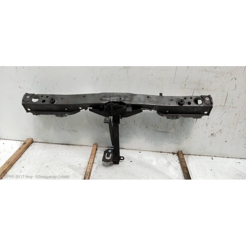 Recambio de panel frontal para toyota corolla verso (r1) 2,2 d-4d sport referencia OEM IAM   