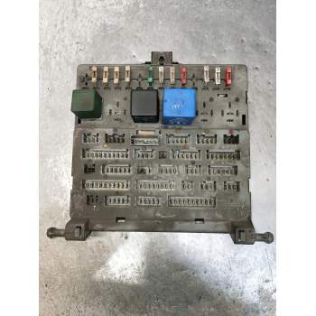 CAJA RELES / FUSIBLES 