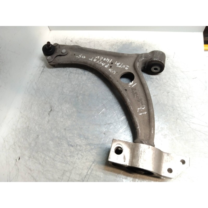 Recambio de brazo suspension inferior delantero izquierdo para volkswagen passat berlina (3c2) highline referencia OEM IAM   