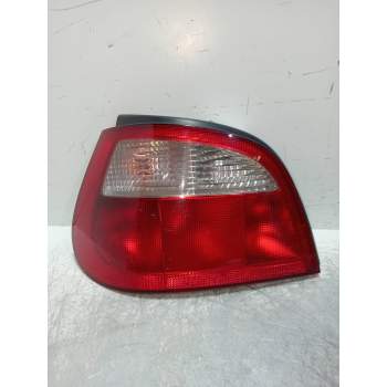PILOTO TRASERO IZQUIERDO 7700428320 5P 1999