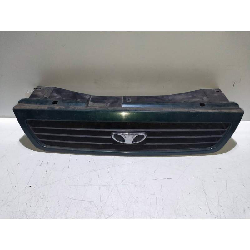 Recambio de rejilla delantera para daewoo nexia 1.5 16v cat referencia OEM IAM   