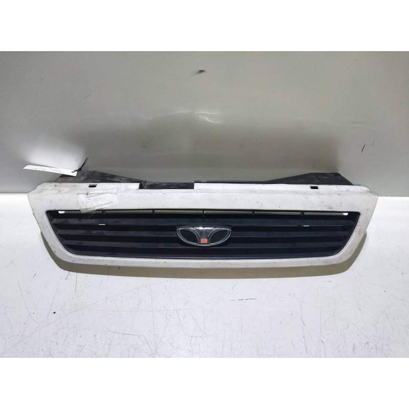 Recambio de rejilla delantera para daewoo nexia 1.5 cat referencia OEM IAM   