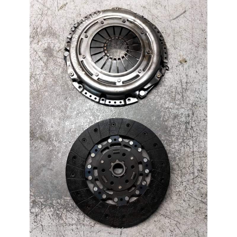 Recambio de kit embrague para volkswagen golf iv berlina (1j1) 1.9 tdi referencia OEM IAM 124028510  