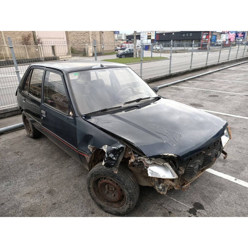 peugeot 205 berlina del año 1989