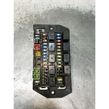 CAJA RELES / FUSIBLES 