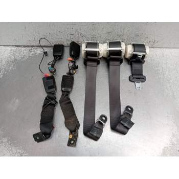 JUEGO CINTURONES TRASERO 2010