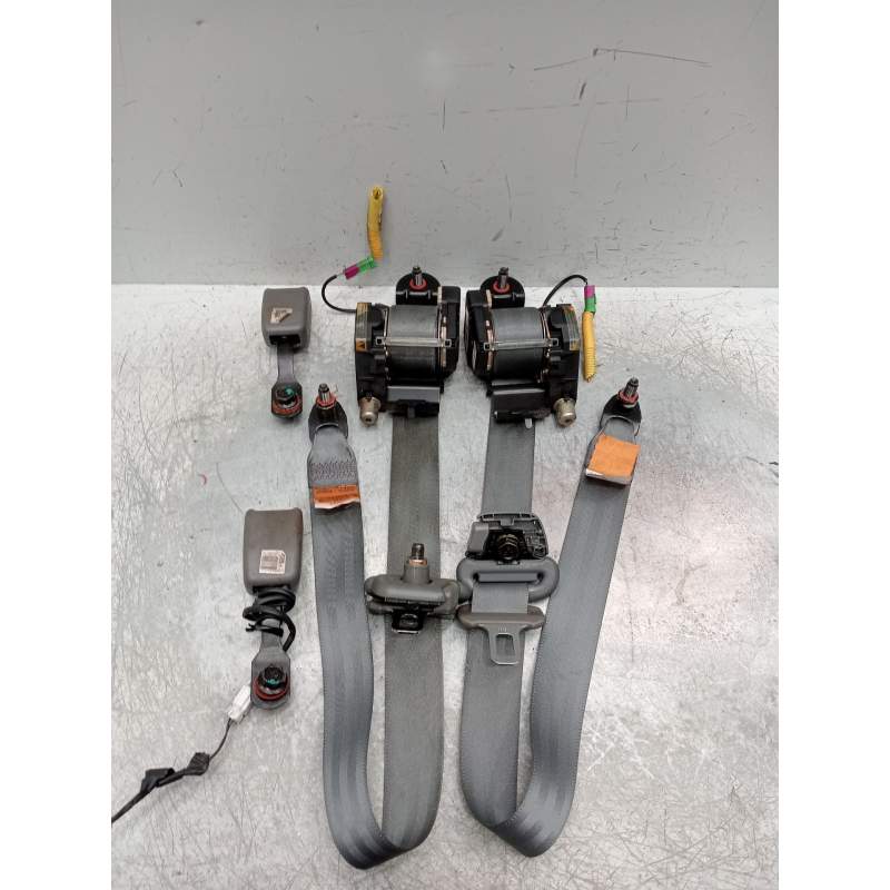 Recambio de juego cinturones delantero para daewoo kalos (klas) 1.4 referencia OEM IAM   
