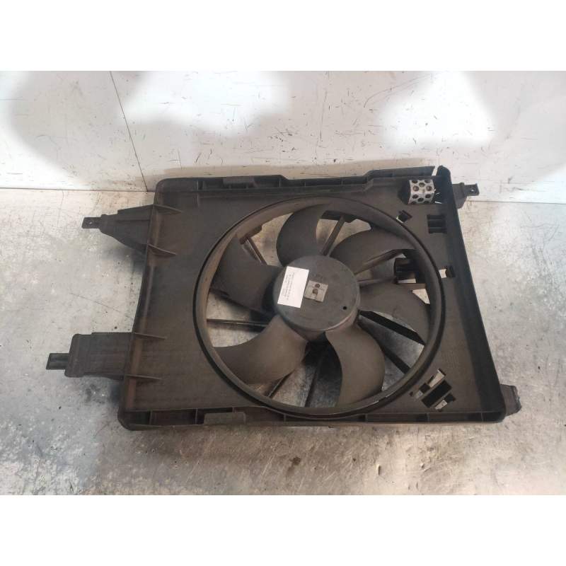 Recambio de electroventilador para renault megane ii berlina 5p 2.0 referencia OEM IAM 8200680823B 20G 2006