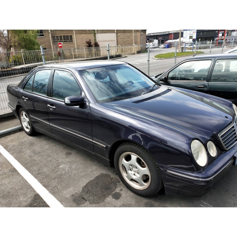 mercedes clase e (w210) berlina del año 1999