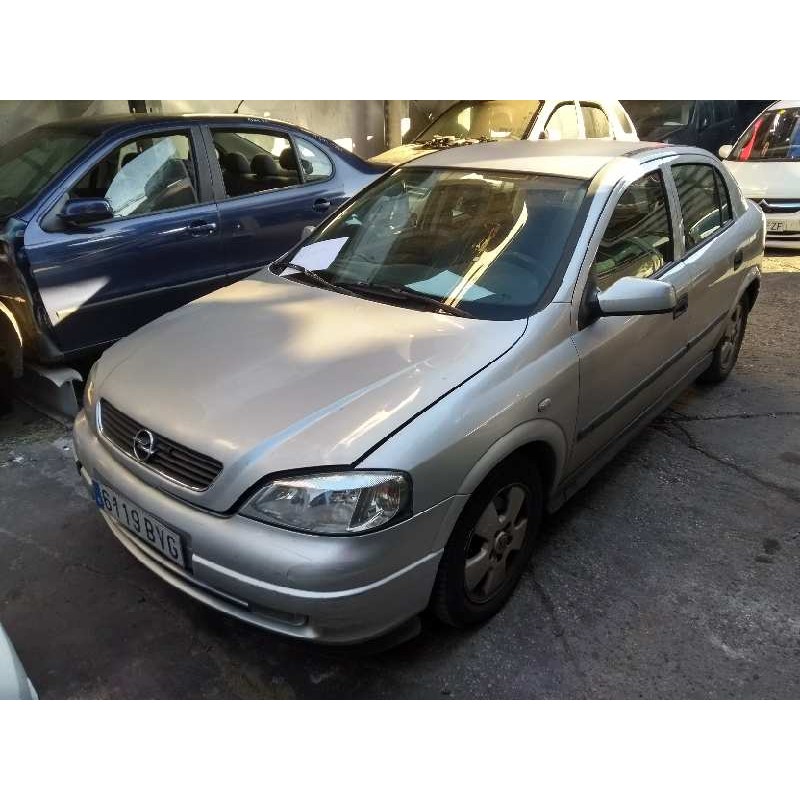 opel astra g berlina del año 2002