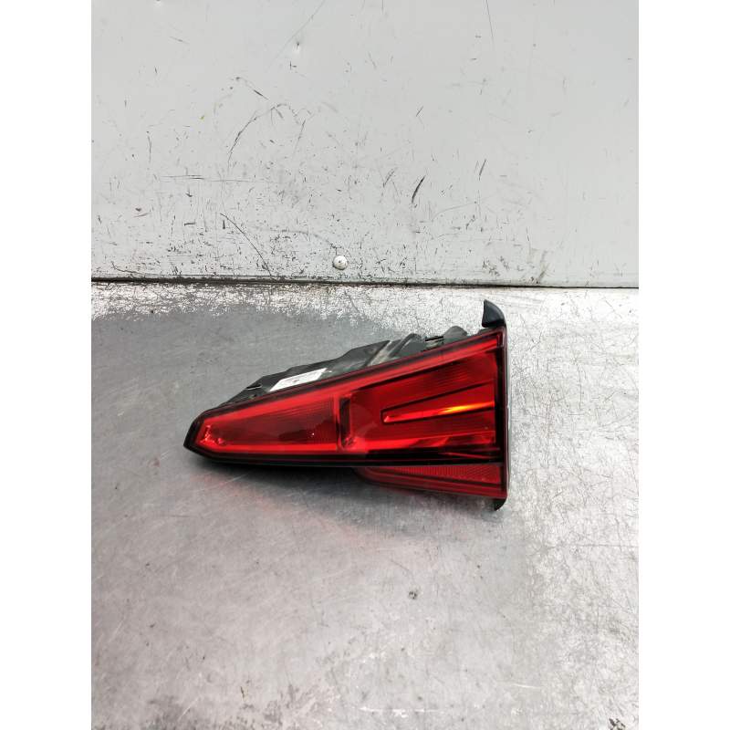 Recambio de piloto trasero derecho interior para audi a4 berlina (8w2) design edition referencia OEM IAM 8W5945076 2SA01224902 