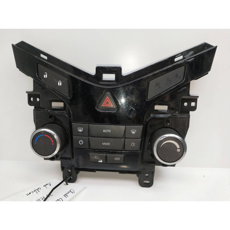 Recambio de mando calefaccion / aire acondicionado para chevrolet cruze station wagon ltz referencia OEM IAM 38620213158  