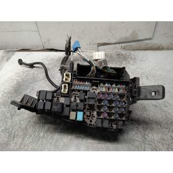 CAJA RELES / FUSIBLES 