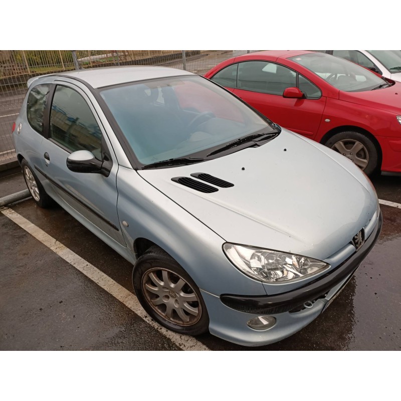 peugeot 206 berlina del año 2001