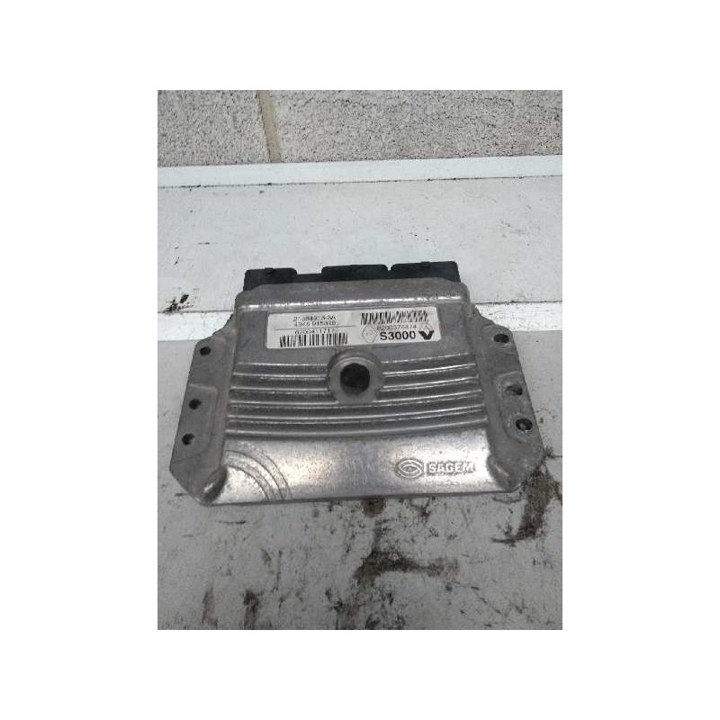 Recambio de centralita motor uce para renault modus 1.4 16v referencia OEM IAM 215849133A 8200376474 S3000 8200411717