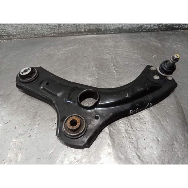 Recambio de brazo suspension inferior delantero izquierdo para renault clio v referencia OEM IAM  10G 2019