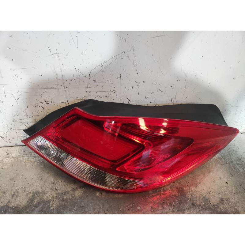 Recambio de piloto trasero derecho para opel insignia berlina cosmo referencia OEM IAM  5P 2008