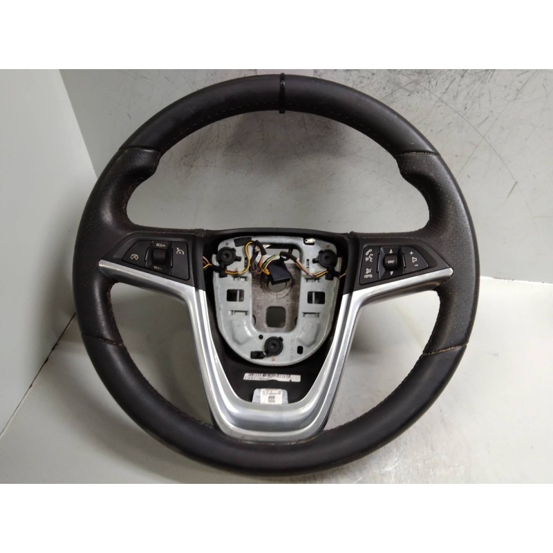 Recambio de volante para opel astra j lim. cosmo referencia OEM IAM 55570198  