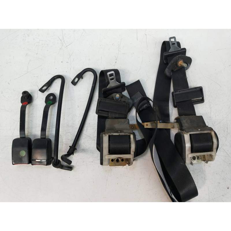 Recambio de juego cinturones delantero para ford fiesta berl./courier 1.8 diesel referencia OEM IAM   3P