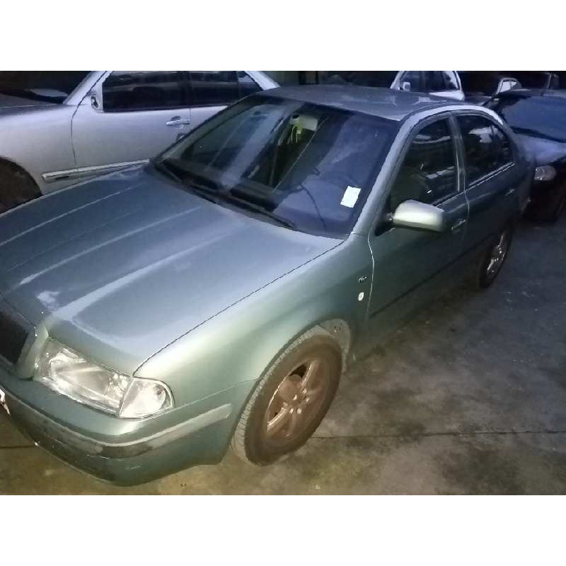 skoda octavia berlina (1u2) del año 2002