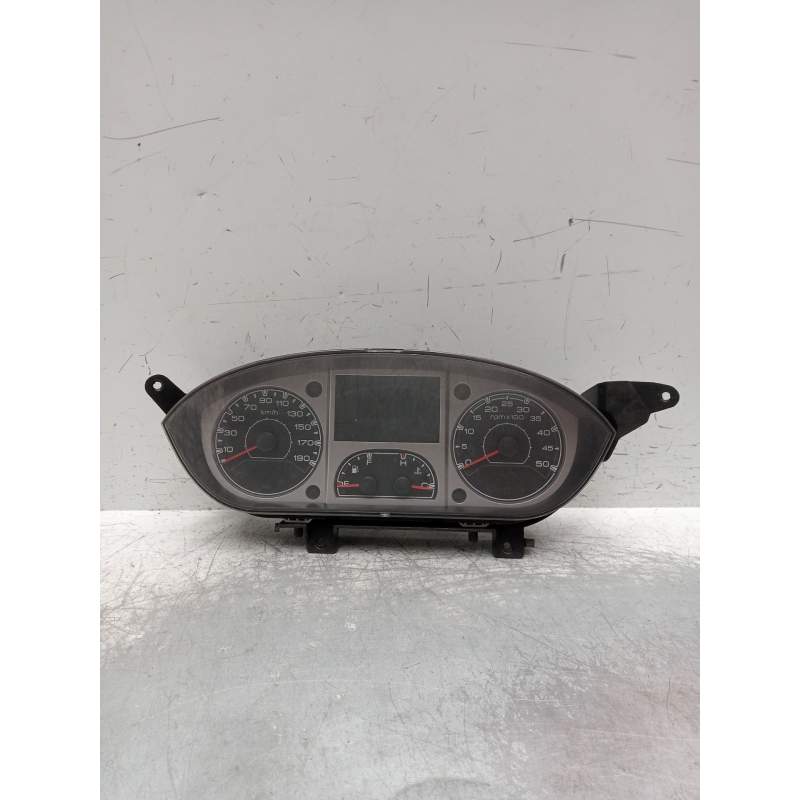 Recambio de cuadro instrumentos para iveco daily v furgoneta 29s13, 29l13, 35c13, 35s13, 40c13, 40s13 referencia OEM IAM 5801259