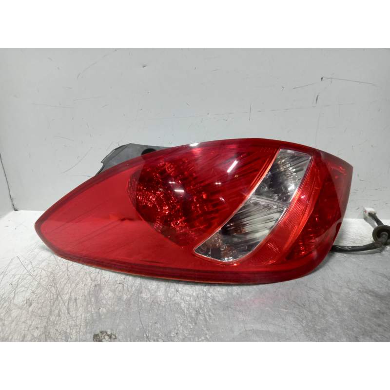 Recambio de piloto trasero izquierdo para hyundai i20 1.2 cat referencia OEM IAM 924011J000  